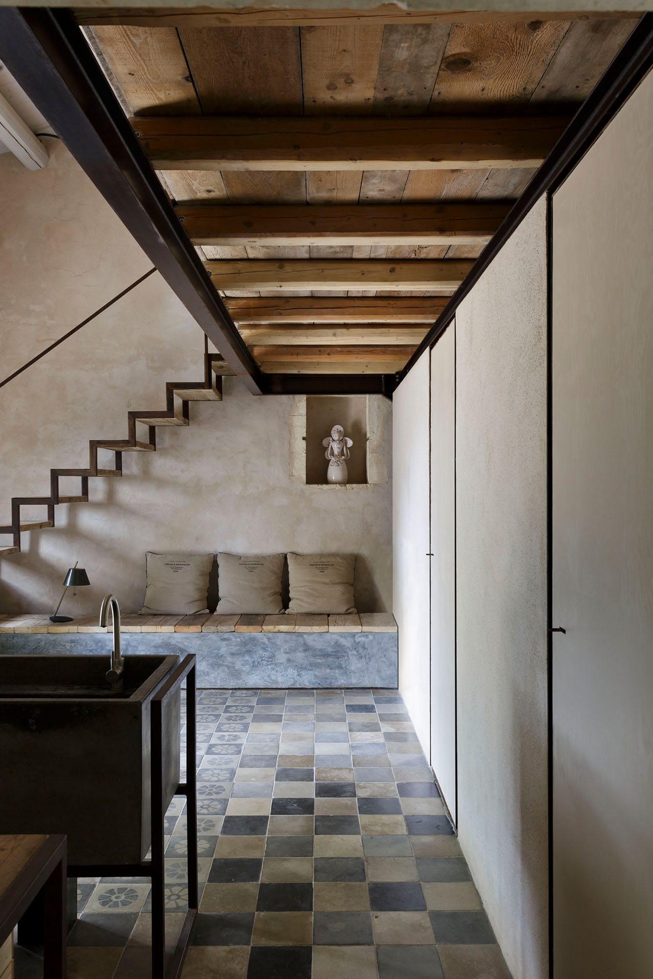 https://studiogum.it/media/pages/casa-farfaglia/ba01c8dcb1-1688574618/studio-gum_casa-farfaglia_25.jpg